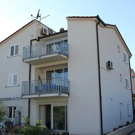 Zecevo Rtic 17129d Apartment